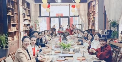 香遇非遗雅集  绽放巾帼芳华 